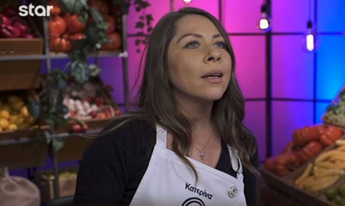 Ξανά πήρε το «όπλο» της η κομμώτρια του «MasterChef» – Τα έβαλε και με την vegan του παιχνιδιού (βίντεο)