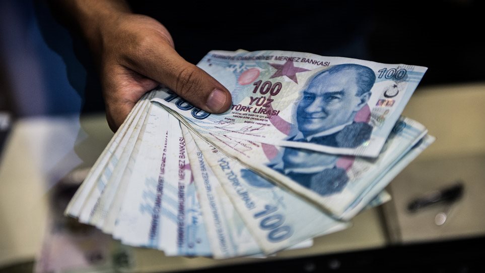 Σε δύσκολη θέση η Τουρκία: Τυπώνει χρήμα – Προτάσεις για ΔΝΤ