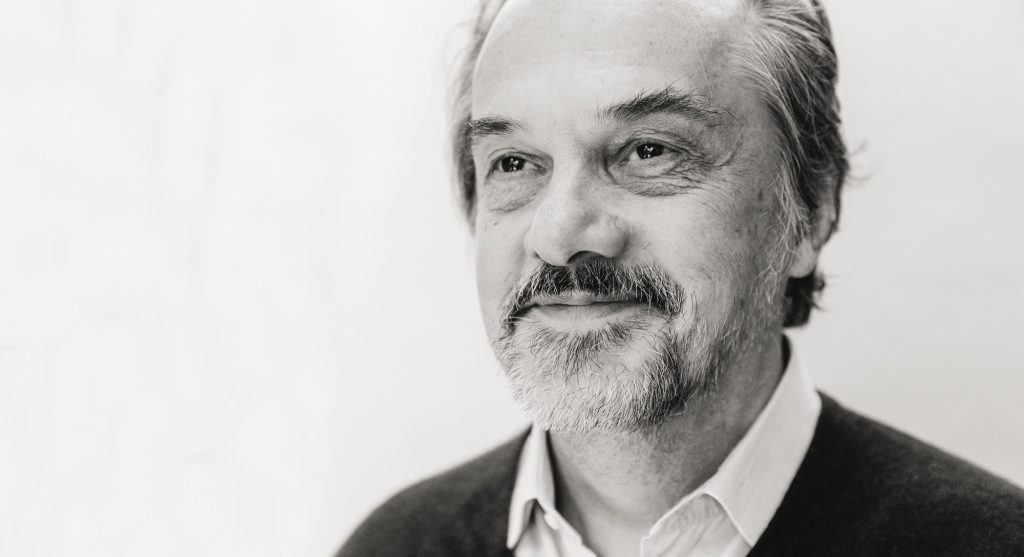 Απόστολος Δοξιάδης: «Μην ανοίξετε τις Εκκλησίες τη Μεγάλη Εβδομάδα»