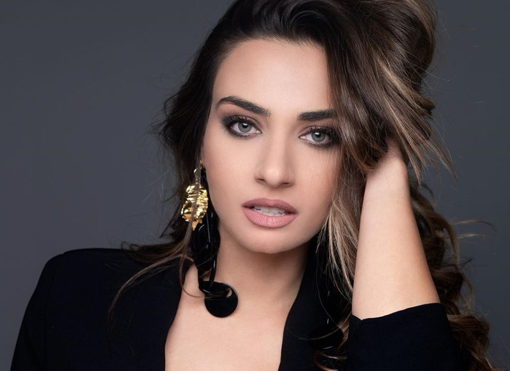 Παίκτρια του φετινού My Style Rocks εμφανίζεται topless και «ρίχνει» το Instagram (φώτο)