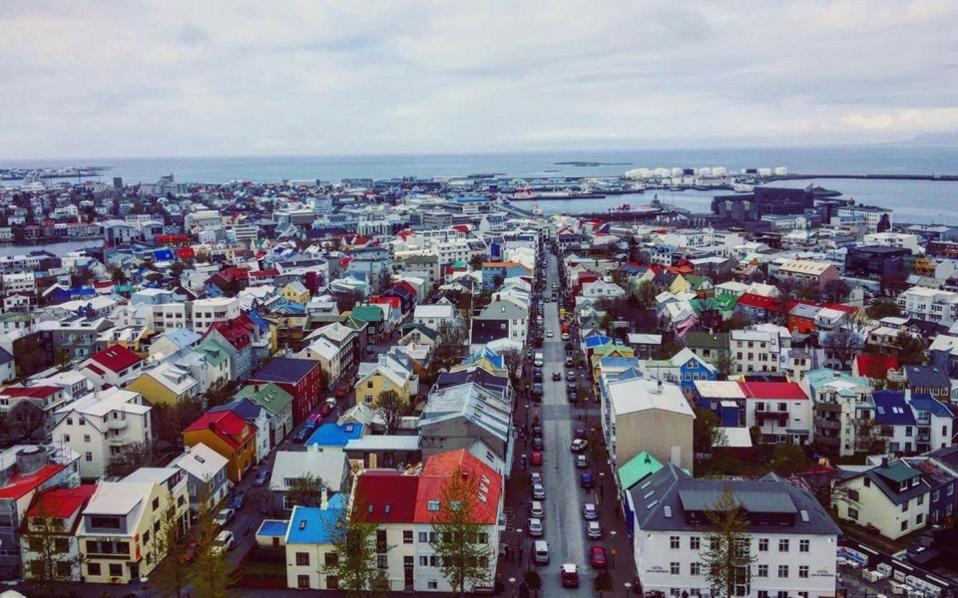 Η κίνηση που έσωσε την Ισλανδία από τα χειρότερα – Πως απέφυγε την απαγόρευση κυκλοφορίας