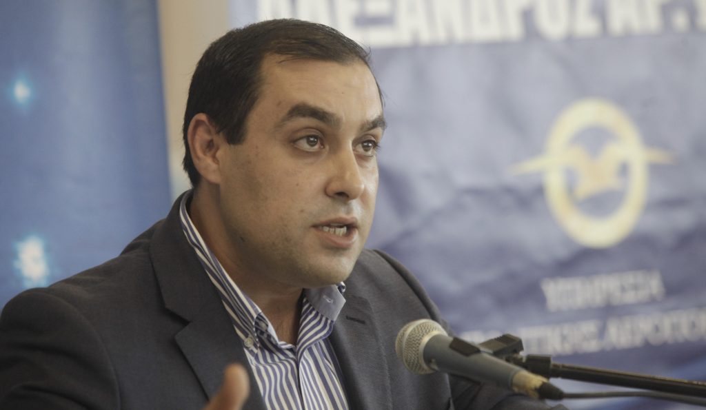 Ο Κ.Κατσαφάδος δώρισε μάσκες στο Τζάνειο Νοσοκομείο (φωτο)