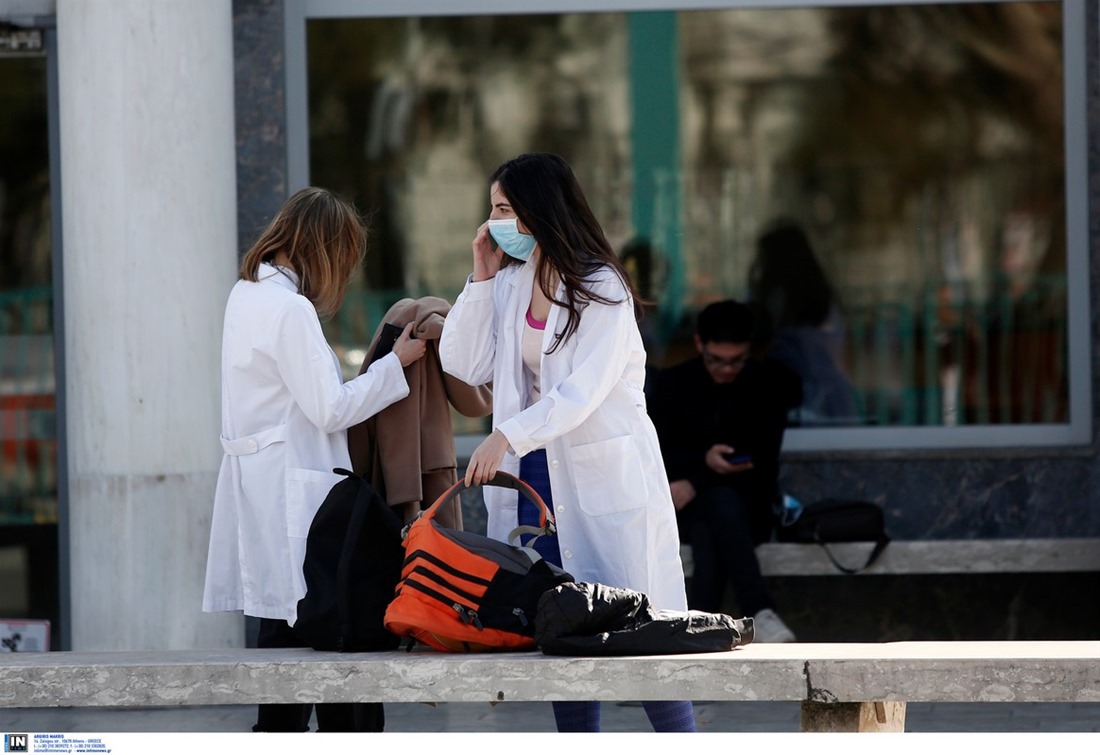 Τα κρούσματα κορωνοϊού σε γιατρούς και νοσηλευτές στην Ελλάδα