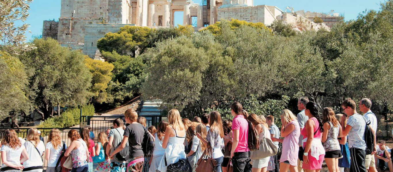 Περισσότεροι από 34 εκατ. τουρίστες επισκέφθηκαν την Ελλάδα το 2019