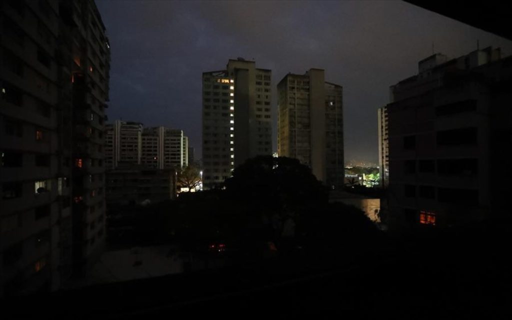 Ένα από τα πιο μεγάλα «μπλακ άουτ» της ιστορίας: Η μέρα που 55 εκατομμύρια Αμερικάνοι βυθίστηκαν στο σκοτάδι