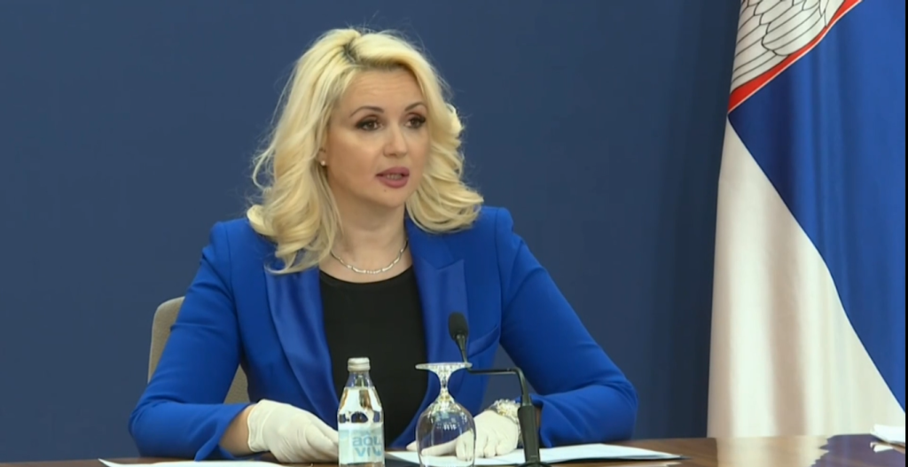 Ο «Σωτήρης Τσιόδρας» της Σερβίας είναι… μια εντυπωσιακή ξανθιά! (βίντεο)
