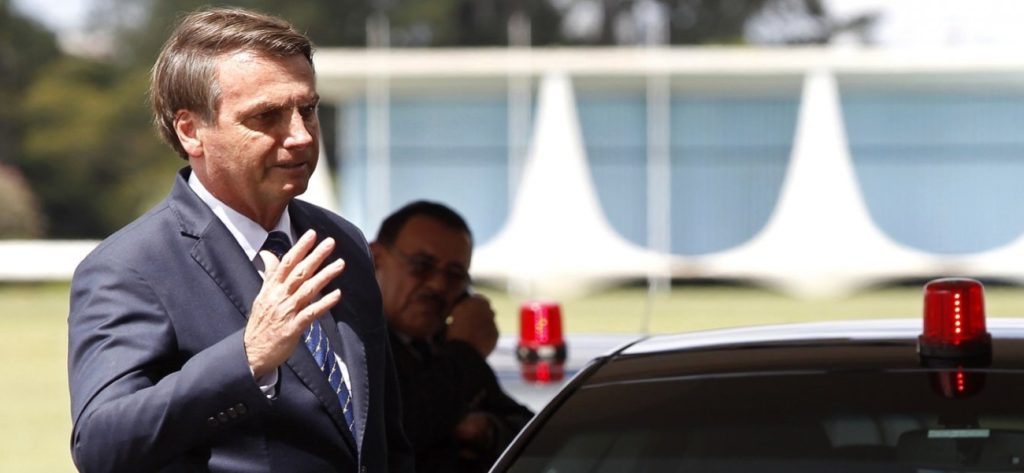 Z.Μπολσονάρου: O πρόεδρος της Βραζιλίας αποθεώνεται γιατί αρνείται να επιβάλλει απαγόρευση κυκλοφορίας  (βίντεο)