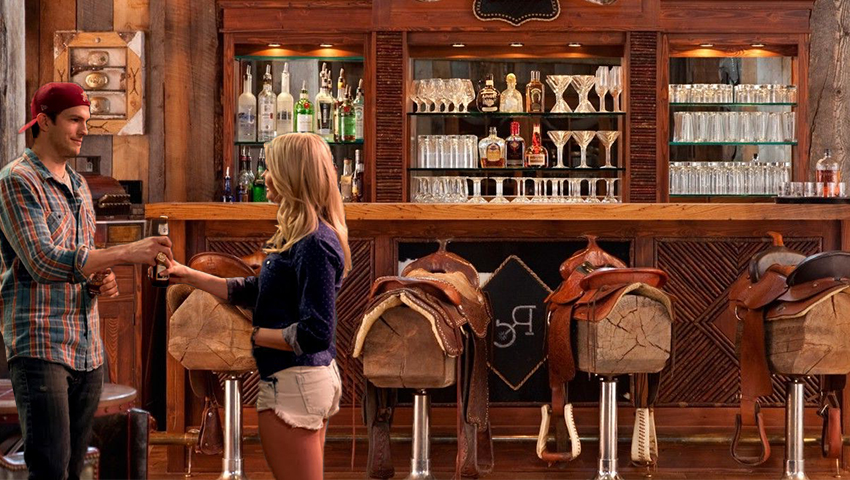 Οι πρώτες σε θεάσεις: 4 σειρές-διαμάντια του Netflix που ανακάλυψαν οι Έλληνες λόγω καραντίνας (βίντεο)