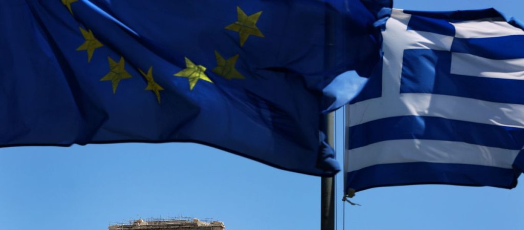 Economist: «Η ελληνική οικονομία θα “χτυπηθεί” περισσότερο απ’ όλες της Ευρωζώνης από τον κορωνοϊό»