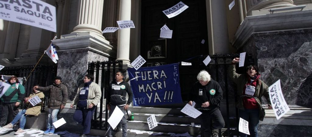 Οδεύει σε νέα χρεοκοπία η Αργεντινή – «Μη βιώσιμο το χρέος»