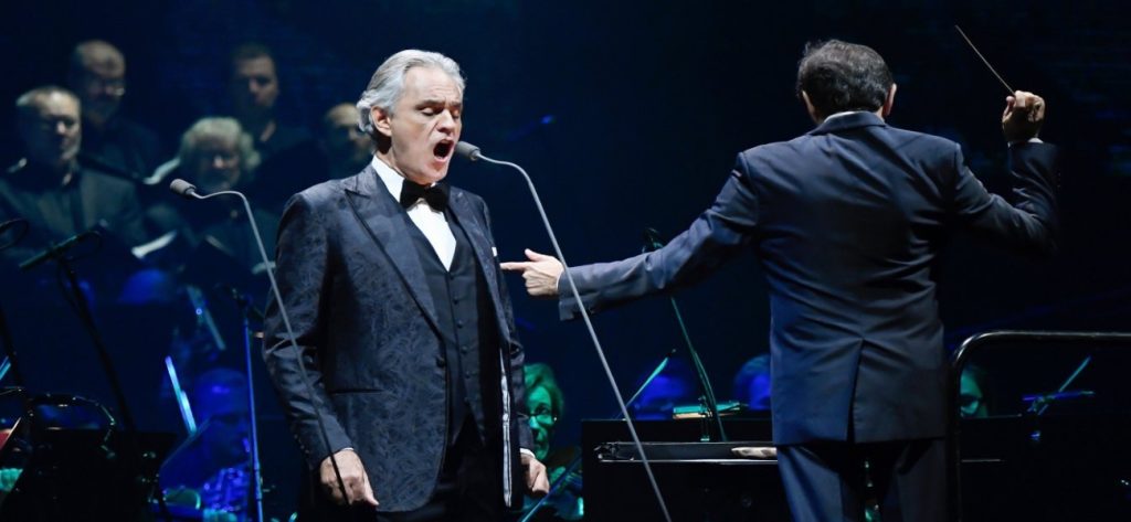 Μιλάνο: Διάσημος τενόρος σε μια συναυλία-προσευχή στον άδειο καθεδρικό ναό (βίντεο)