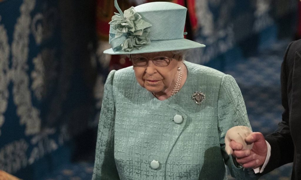 Η απόπειρα δολοφονίας της βασίλισσας Ελισάβετ που κανείς δε θυμάται