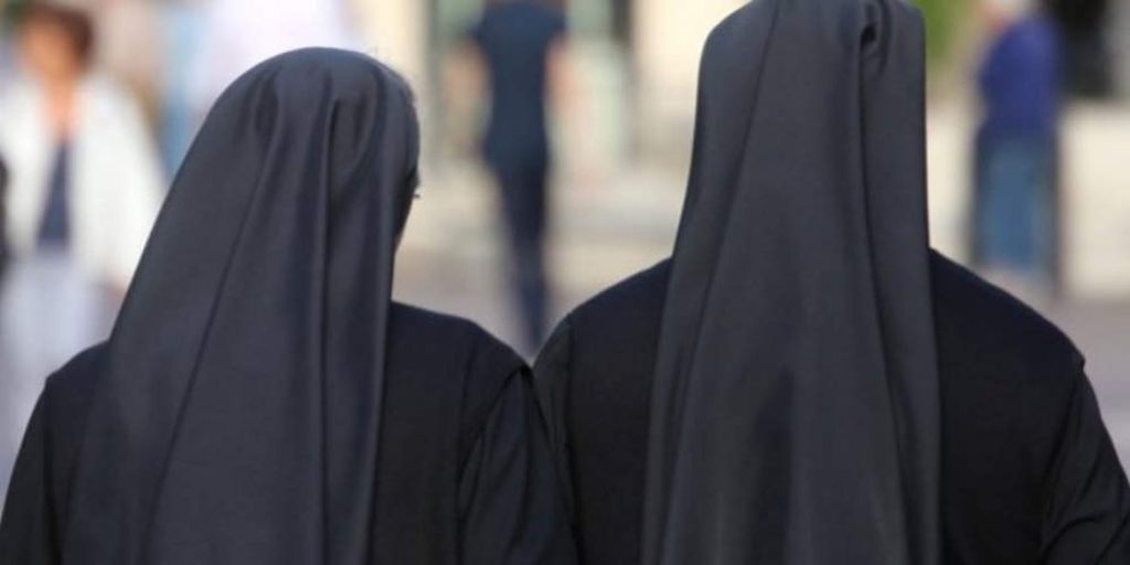 Ισπανία: Kαλόγριες κάνουν διάλειμμα από την εργασία τους και το ρίχνουν στο… μπάσκετ! (βίντεο)