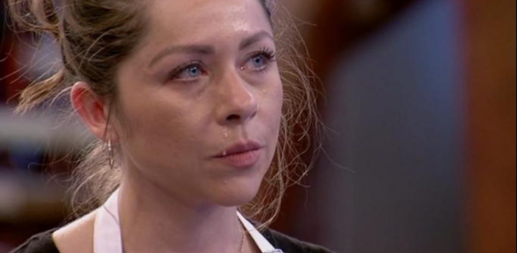 MasterChef: Απασφάλισε η Κατερίνα Λένη – «Εγώ είμαι και κομμώτρια και μαγείρισσα – Αυτοί είναι μόνο μάγειρες» (βίντεο)