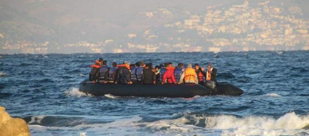 Λέσβος: Αυτή τη φορά μας γλίτωσε ο άνεμος – Αλλοδαποί αποπειράθηκαν να αποβιβαστούν αλλά παρασύρθηκαν προς την Τουρκία