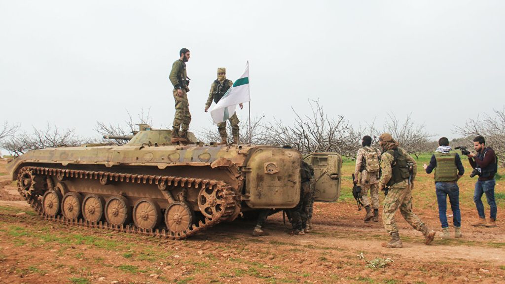 Παραδόθηκαν στον συριακό στρατό 27 τρομοκράτες – Δήλωσαν ότι εκπαιδεύτηκαν σε βάση των ΗΠΑ