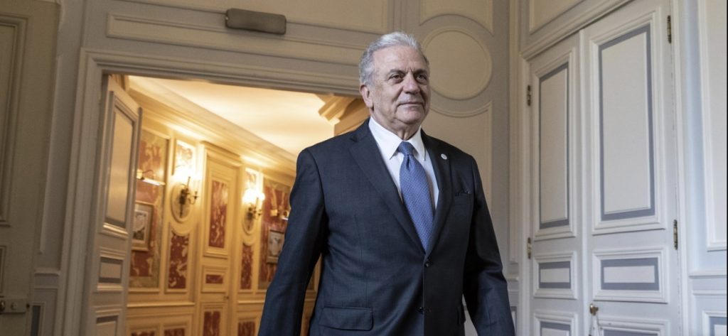 Συνέντευξη Δ. Αβραμόπουλου για την οικονομική κρίση: «Τα ευρωομόλογα θα βοηθήσουν όλη την Ευρώπη»