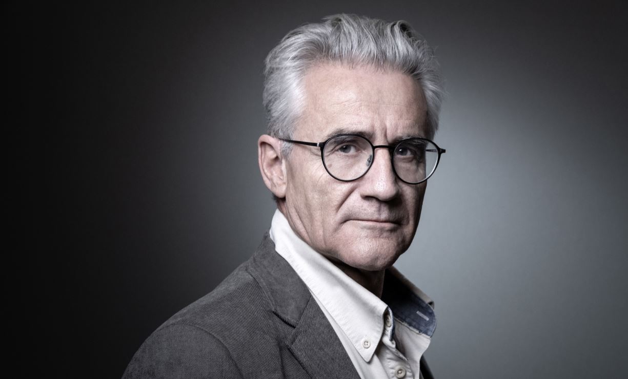 Διάσημος Γάλλος φιλόσοφος για κορωνοϊό & απαγορεύσεις: «Σώζουμε τους 80αρηδες και καταστρέφουμε όλη τη νέα γενιά»