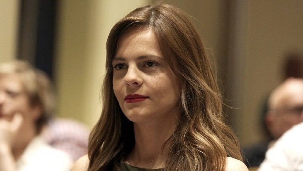 Ε.Αχτσιόγλου: «Έρχεται βαθιά κρίση και η κυβέρνηση… κοιτάει»