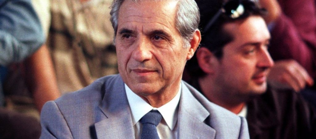 Π-αναθηναϊκός Α-νθρωπος Υ-μνος Λ-αοπρόβλητος Ο-ικογενειάρχης Σ-υγκλονιστικός