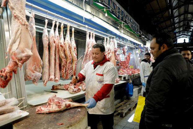 Αγορές της τελευταίας στιγμής για το πασχαλινό τραπέζι – Ουρές και συνωστισμός σε σούπερ μάρκετ και κεντρικές αγορές