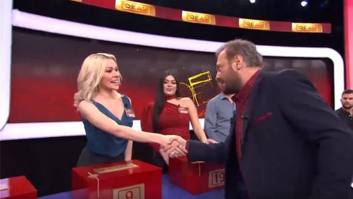 Στα ύψη η τηλεθέαση: Η πιο όμορφη παίκτρια που έχει περάσει ποτέ από το Deal (βίντεο-φωτο)