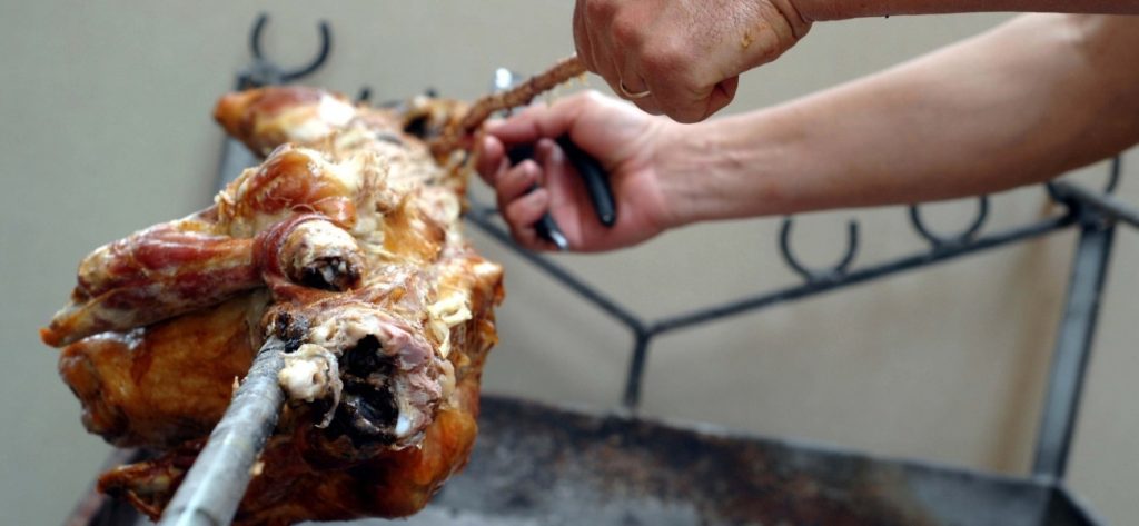 Άντρας προειδοποίησε την Αστυνομία: «Αν έρθετε ενώ ψήνω θα είναι η τελευταία μέρα της ζωής σας»