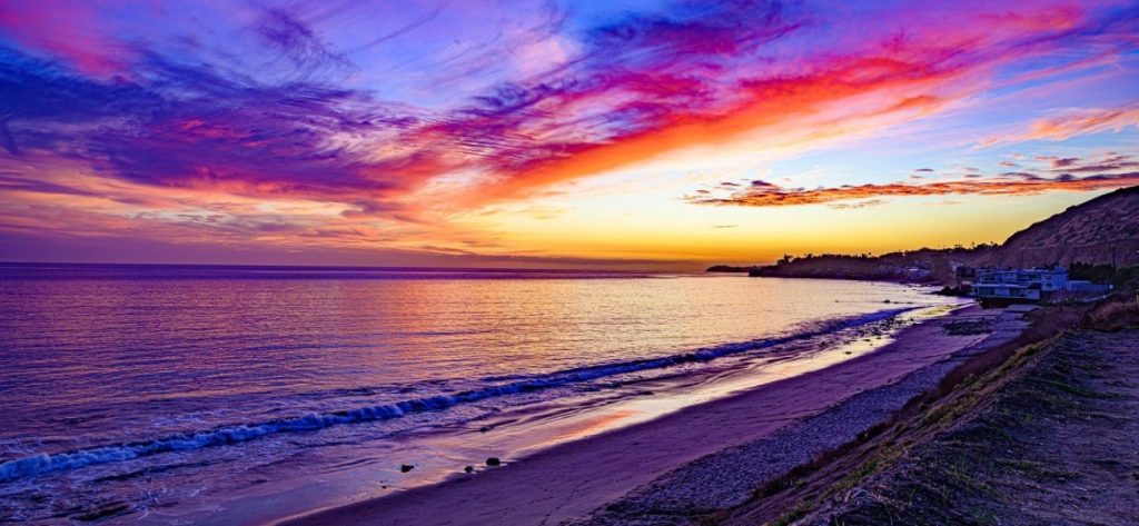 Βίντεο: Το εκπληκτικό ηλιοβασίλεμα της Μυκόνου που κάνει τον γύρο του διαδικτύου