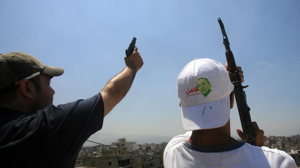 Ανάσταση στον Λίβανο: Εκατοντάδες ριπές από αυτόματα και καραμπίνες στο «Χριστός Ανέστη» (βίντεο)