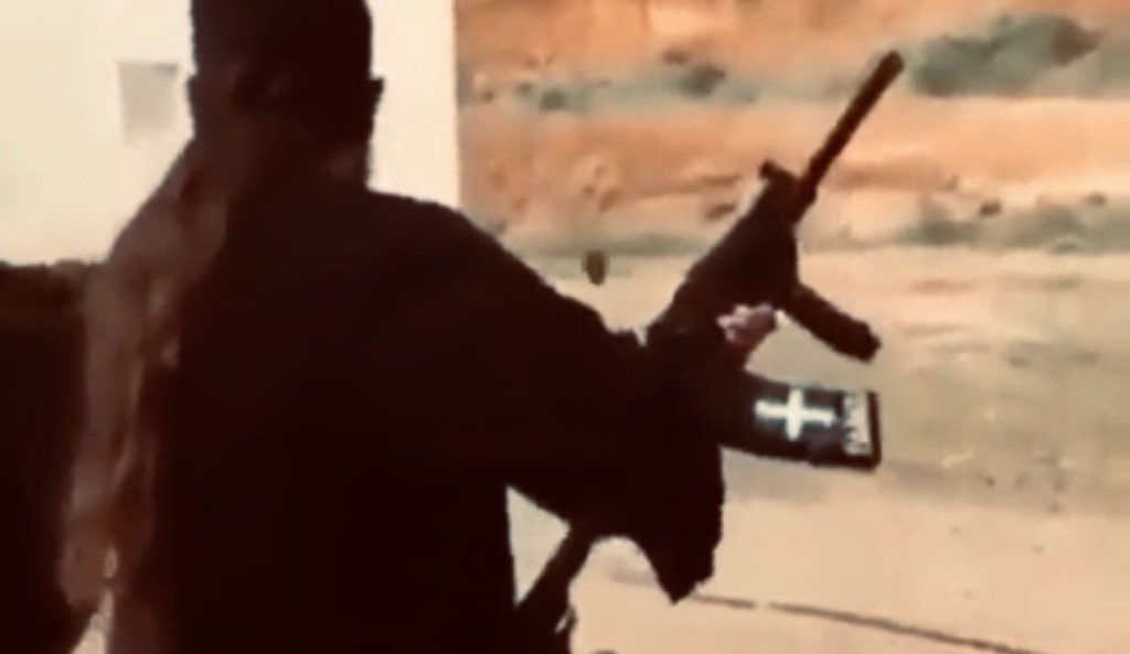 Υπάρχει και αυτή η Ελλάδα: Σταυρός, όπλο και Ορθοδοξία!