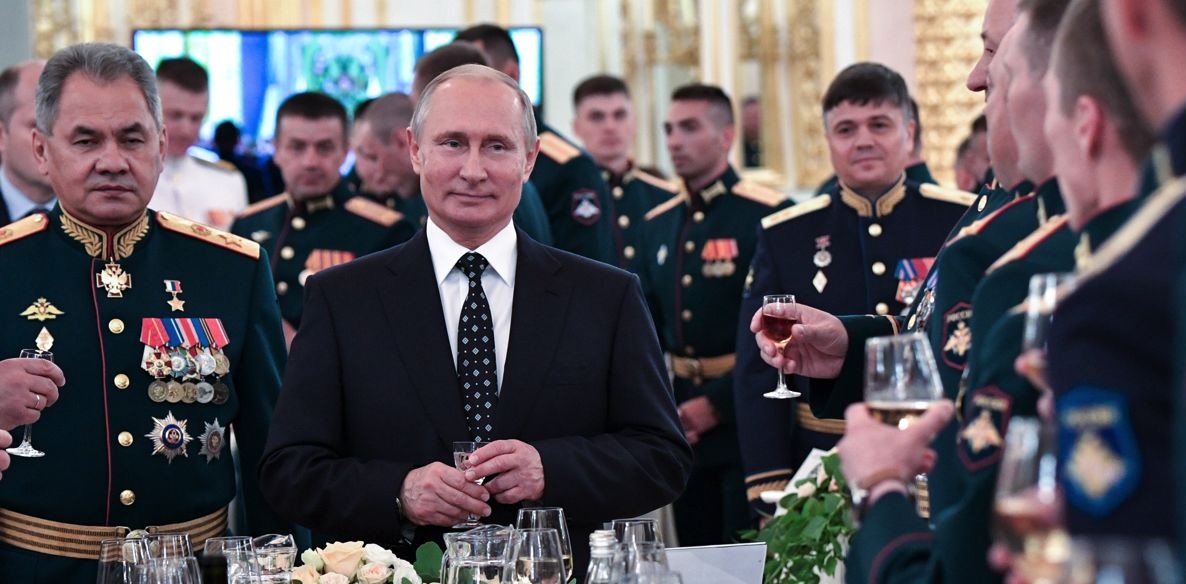 Ρώσος στρατηγός ε.α. της GRU: «Ο κορωνοϊός είναι σχέδιο  για να ελέγξουν τον παγκόσμιο πληθυσμό»