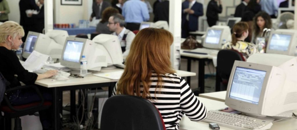 Επίδομα των 800: Υπεγράφη η ΚΥΑ – Οι νέες κατηγορίες εργαζομένων που το δικαιούνται