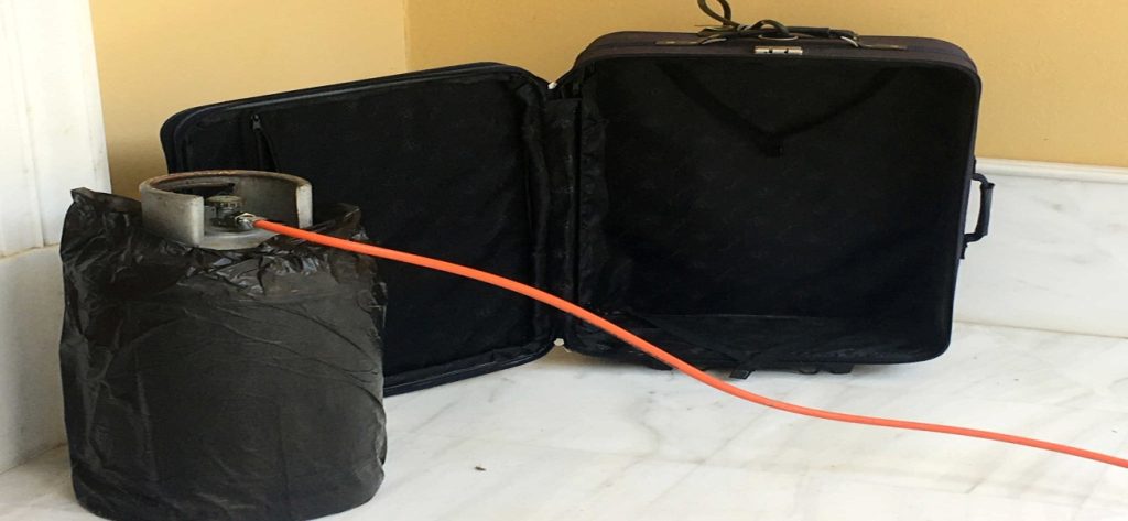 Συναγερμός στη συνεδρίαση της Ιεράς Συνόδου – Φωτογραφίες από τη φιάλη υγραερίου και τη βαλίτσα