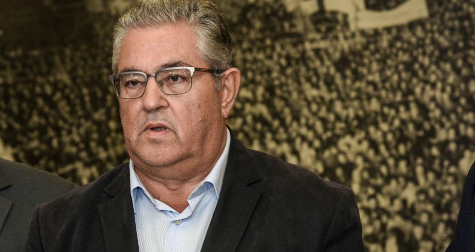 Δ.Κουτσούμπας: «Τη “βρώμικη δουλειά” ο Βρούτσης – “Βαραίνει” όλη την κυβέρνηση το σκάνδαλο»