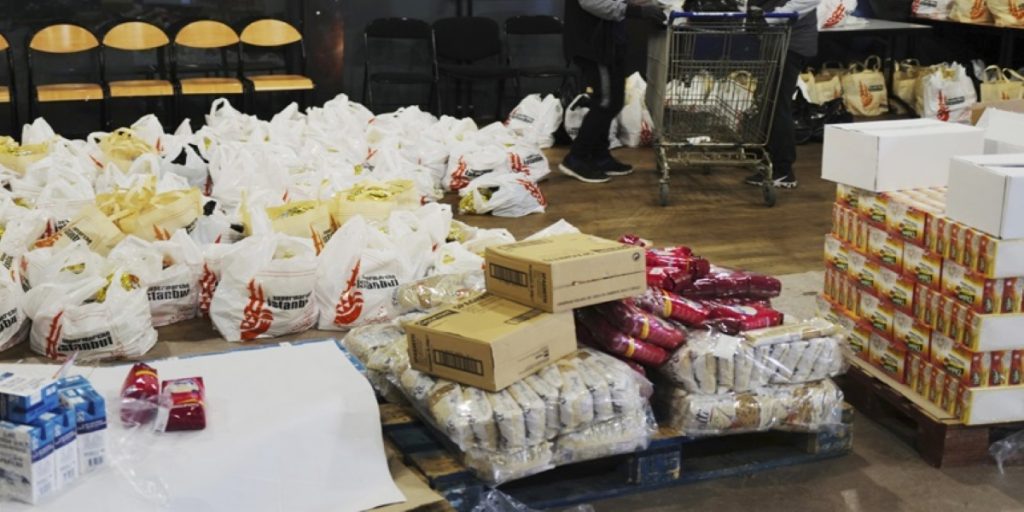 Γαλλία: Φοιτητές σχηματίζουν ουρές για τρόφιμα εξαιτίας του lockdown