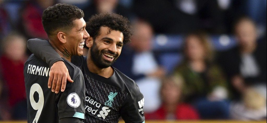 Ρ. Φιρμίνιο: «Κάθισε» την κοπέλα του στο τέρμα και έκανε εξάσκηση στα… τυφλά (βίντεο)