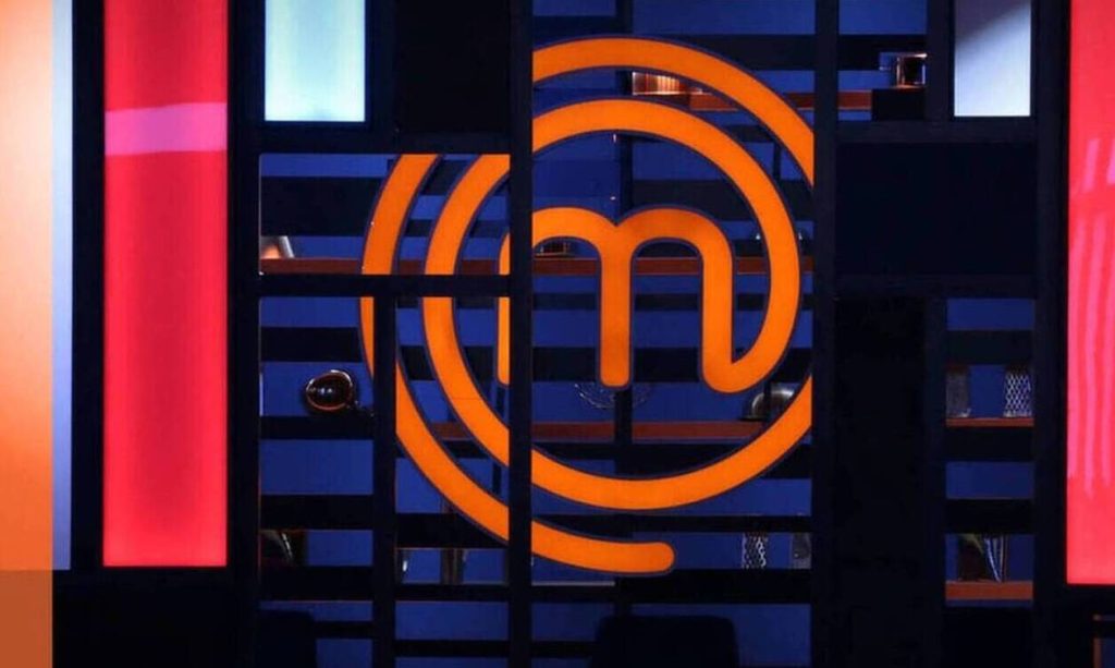 Masterchef: Έξαλλη η κομμώτρια με τον Ηλία – «Να βγάλει τα παντελόνια και να βάλει μια φουστίτσα ροζ» (βίντεο)