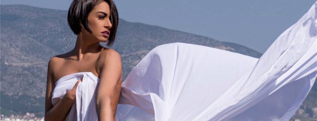 Μαρία Τζινέρη: Προκαλεί εγκεφαλικά με… ολόγuμνη φωτογραφία στην παραλία!