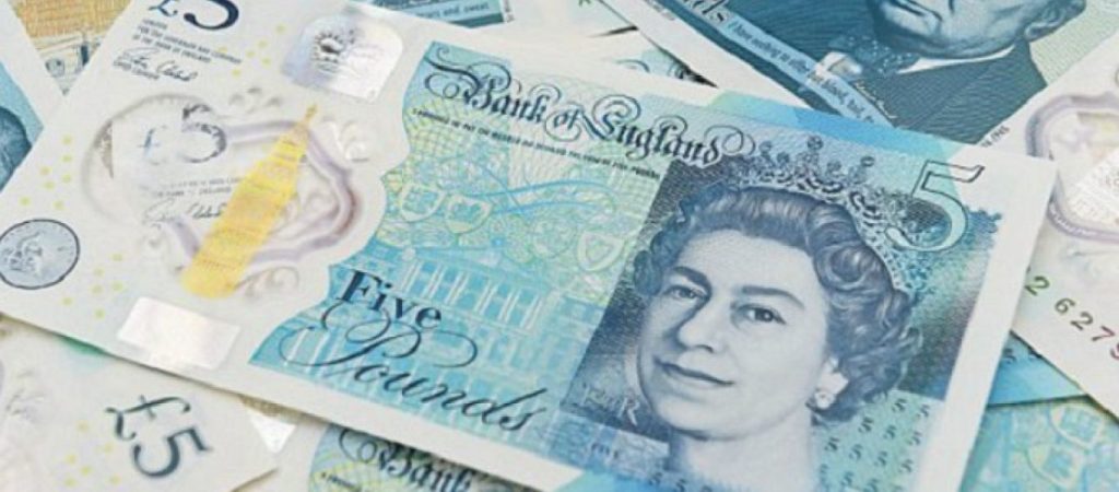 «Κορωνο-ομόλογα» εκδίδει η Βρετανία: Θα αντλήσει 180 δισ. στερλίνες για να «τονώσει» την οικονομία της