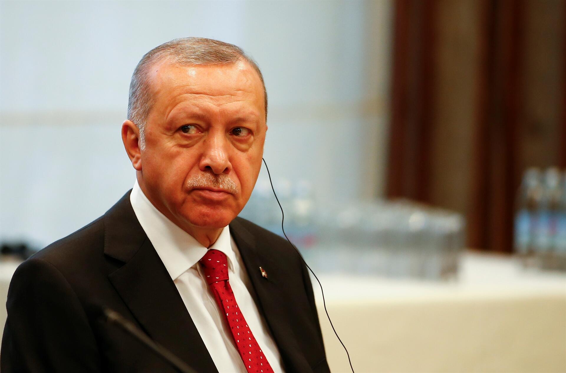 Δημοσκόπηση στην Τουρκία: Πτώση για ΑΚP & Ρ.Τ.Ερντογάν