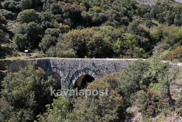 Καβάλα:Έφαγαν» ιστορικό πέτρινο γεφύρι για να βρουν… θησαυρό!