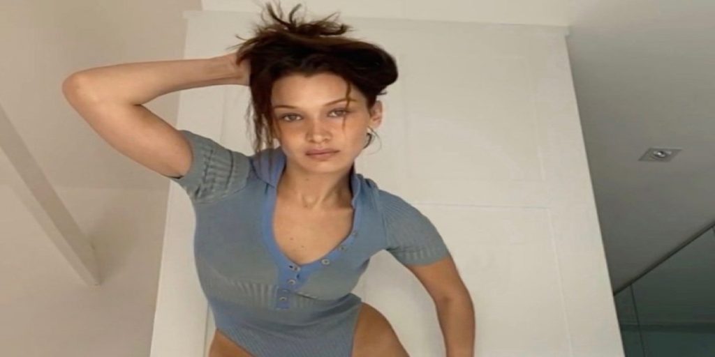 H Μπέλα Χαντίντ δεν άφησε (σχεδόν) τίποτα στην φαντασία – Φωτογραφήθηκε με τακούνια και τσάντα (φώτο)