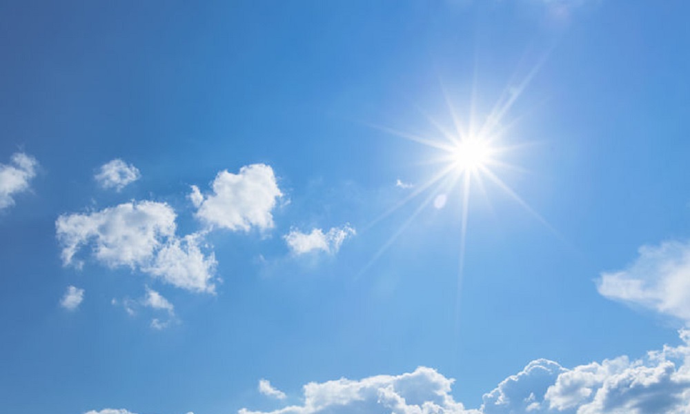 Καιρός: Ανεβαίνει κι άλλο η θερμοκρασία σήμερα – Βροχοπτώσεις την Κυριακή