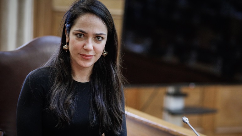 Δ.Μιχαηλίδου: «Έκτακτη εισοδηματική ενίσχυση για νοικοκυριά με ανήλικα μέλη»