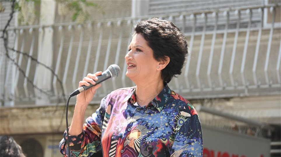 Άλκηστις Πρωτοψάλτη: «Το δηλητήριο που έσταξε από κάποιους που δεν “κατάλαβαν” ας χρησιμοποιηθεί για ιατρικούς σκοπούς»