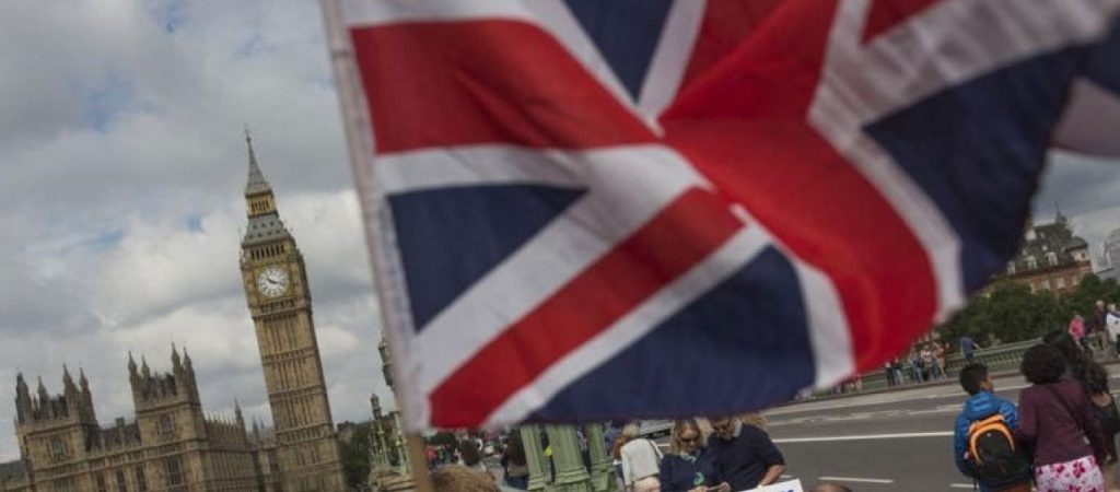 Βρετανία: Νέα δάνεια «ανάκαμψης» έως 50.000 λίρες για μικρές επιχειρήσεις