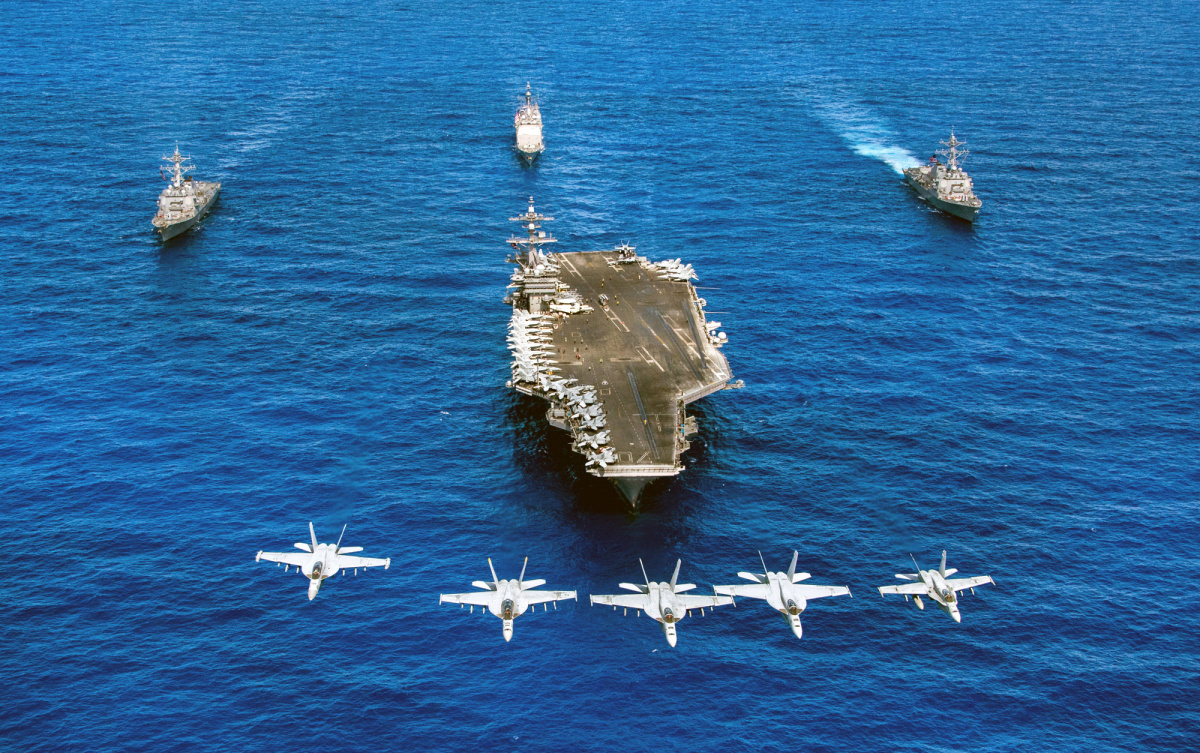 Πολεμικά πλοία των Ηνωμένων Πολιτειών κινήθηκαν προς απάντηση κινεζικών επιθετικών κινήσεων