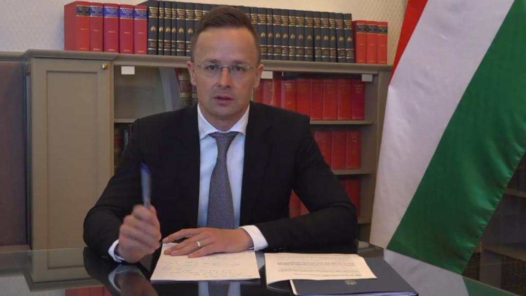 Ουγγαρία: Υπουργός ξεμπροστιάζει δημοσιογράφο του CNN για ψευδείς ειδήσεις (βίντεο)