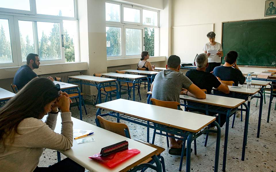 Τα «μπρος-πίσω» της κυβέρνησης για τα σχολεία – Πότε & ποια ανοίγουν – Πως θα γίνεται το μάθημα