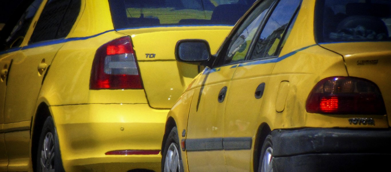 Απαγόρευση κυκλοφορίας: Αντιδρούν οι ιδιοκτήτες ταξί στα νέα μέτρα